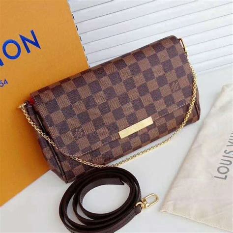 Louis Vuitton favorite vs pochette